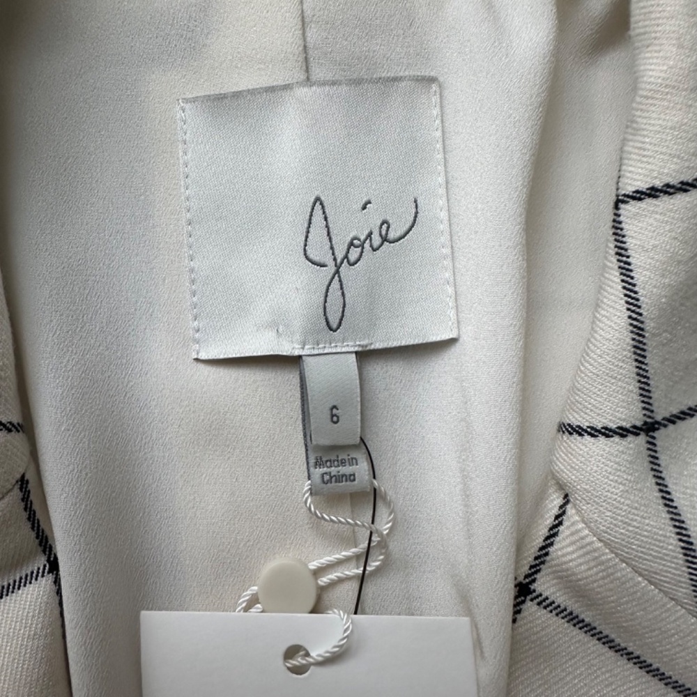 Blazer - Picture 4 of 6